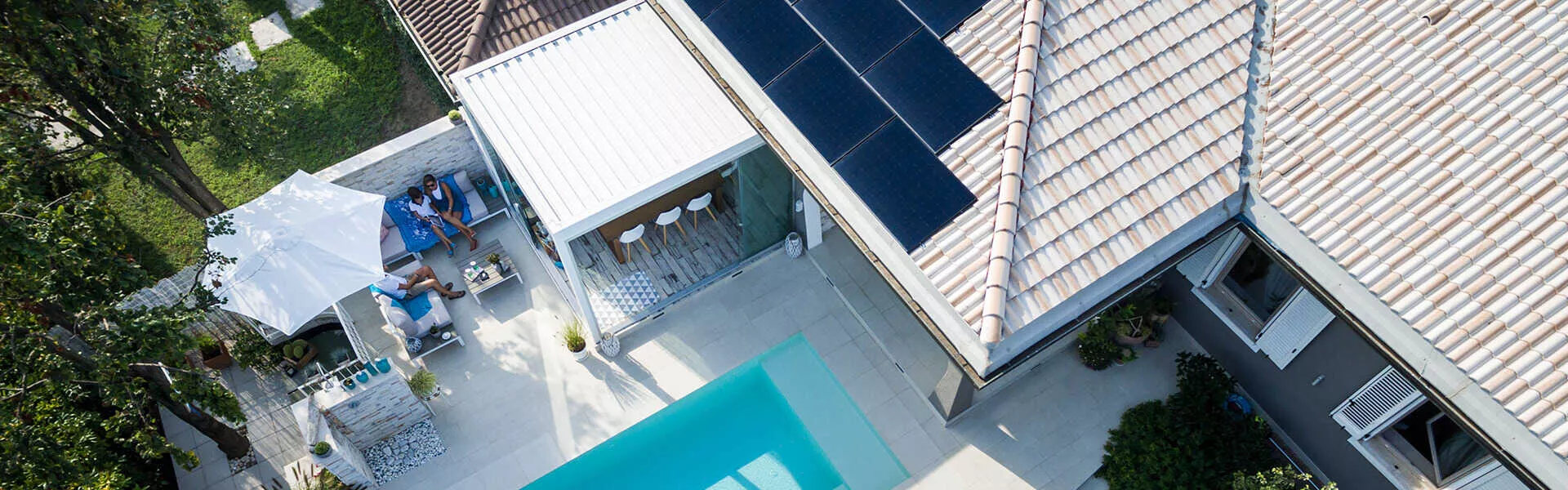  casa con piscina e pannelli fotovoltaici sunpower