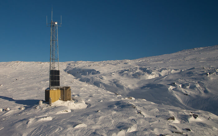 Maxeon Panels Installed on Arctic Antenna