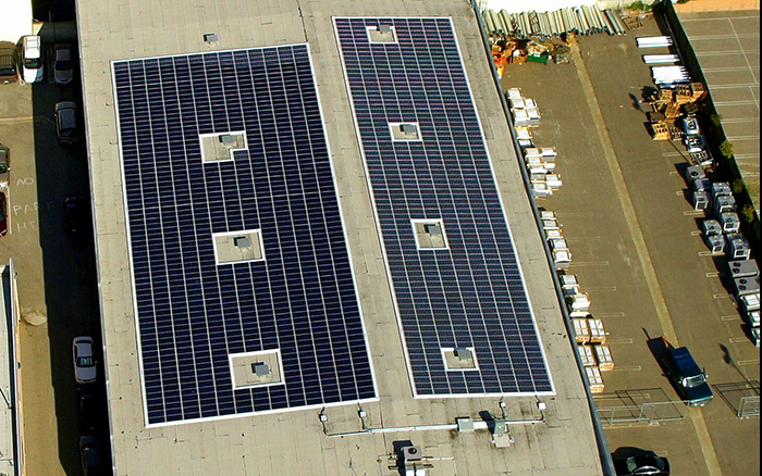 pannelli solari commerciali per un'azienda in Italia