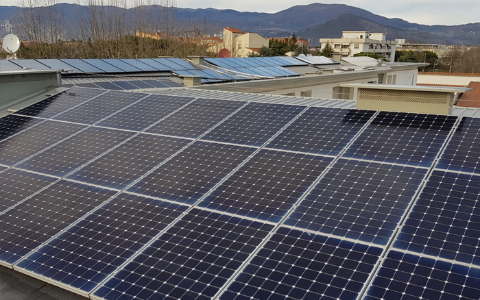 L'edilizia popolare sceglie il fotovoltaico SunPower e mostra i vantaggi dell'utilizzo dell'energia solare e rinnovabile per il risparmio.