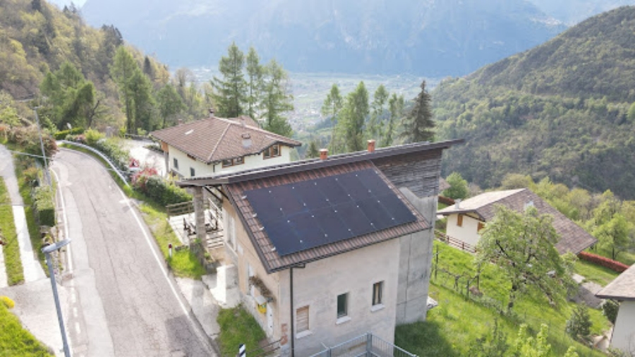 Maxeon racconta la comunità energetica, un nuovo modello di produzione di energia rinnovabile a partire dai pannelli fotovoltaici.