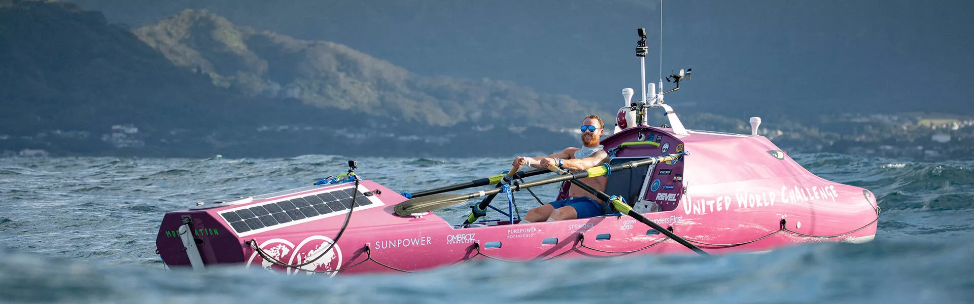 Tez Steinberg makes history rowing 3,000 km across the Pacific Ocean 