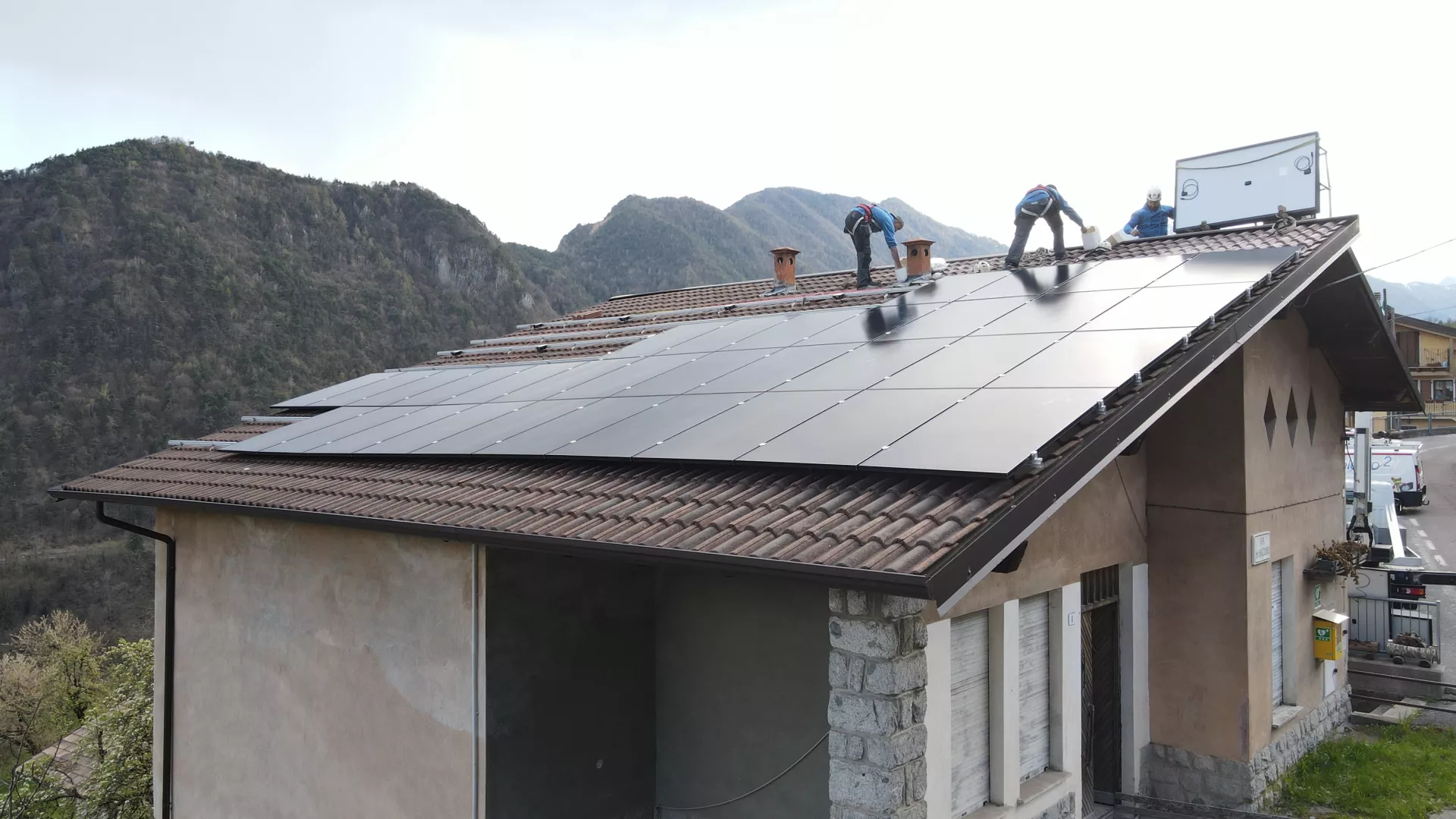 Maxeon racconta la comunità energetica, un nuovo modello di produzione di energia rinnovabile a partire dai pannelli fotovoltaici. 