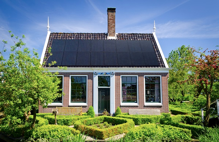 zonnepanelen op huis in Nederland